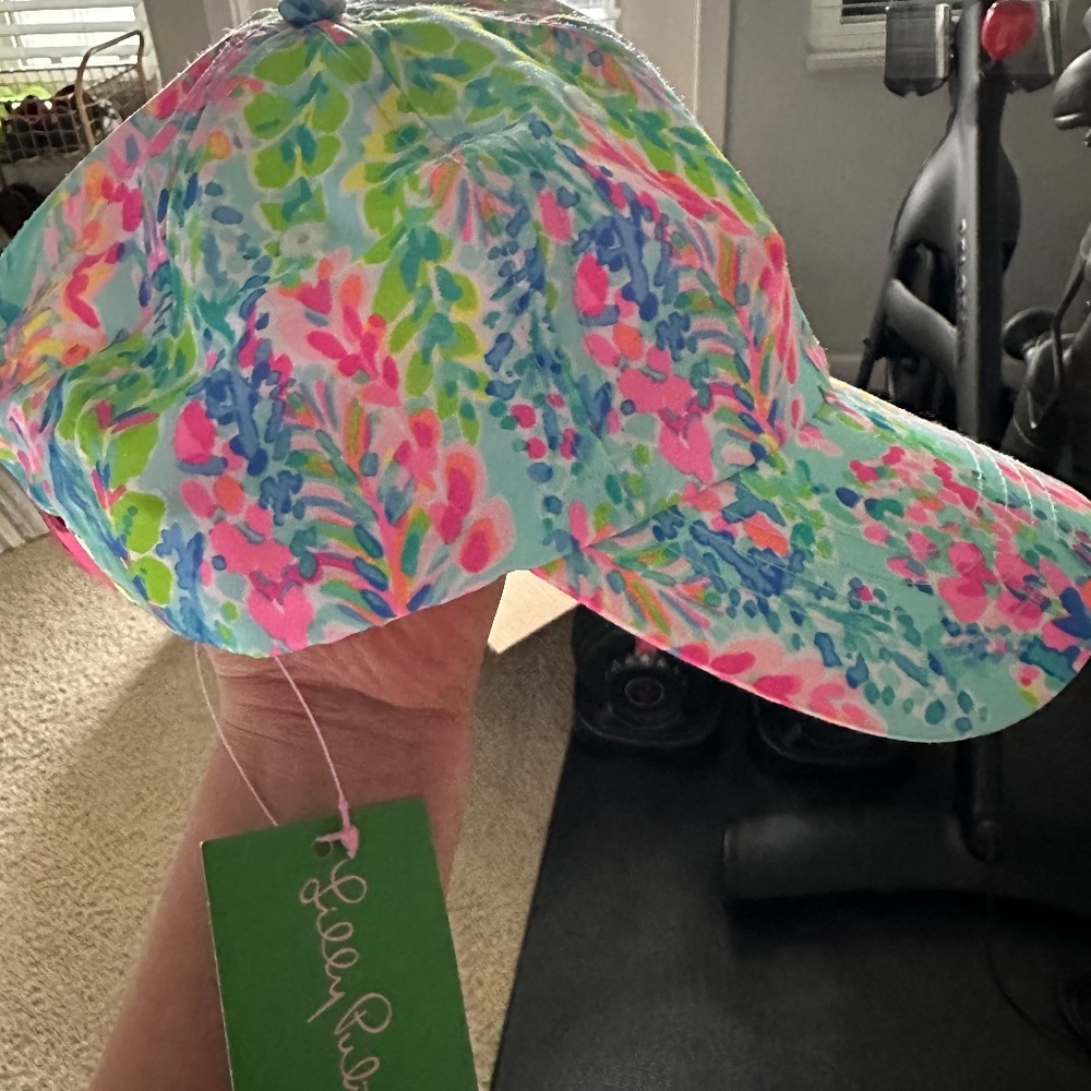 Lilly Pulitzer Run Around Hat Catch the Wave 🌊